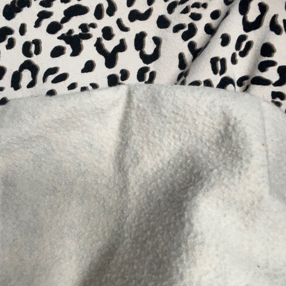 H&M Leopard Print Crewneck - Picture 3 of 3